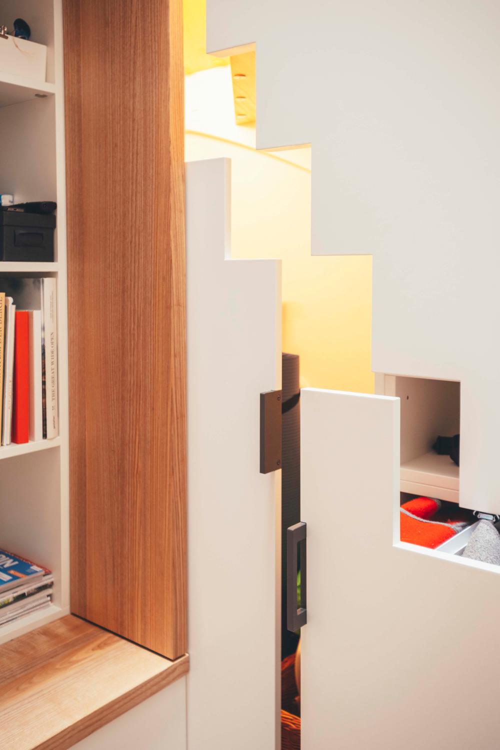 Treppe mit Schrank